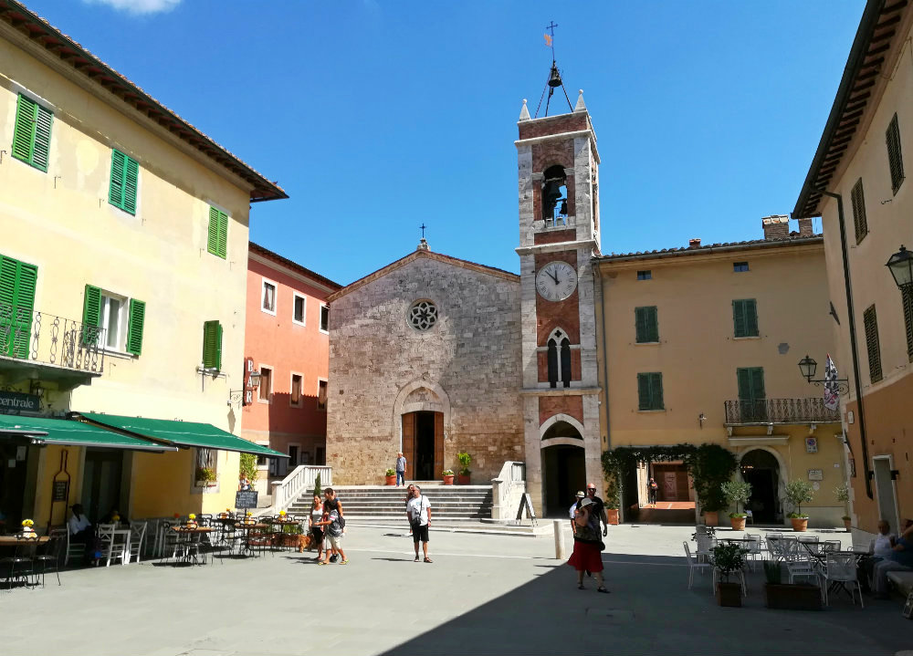 San Quirico piazza